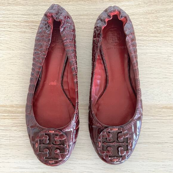 Tory Burch Reva Croc Embossed Patent Slip On Ballet Flats Size 6 Burgundy Red - Picture 1 of 8